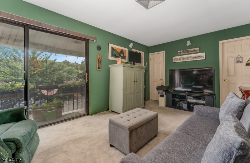 35 North Slope Clinton, NJ 08809 - Photo 27 of 43