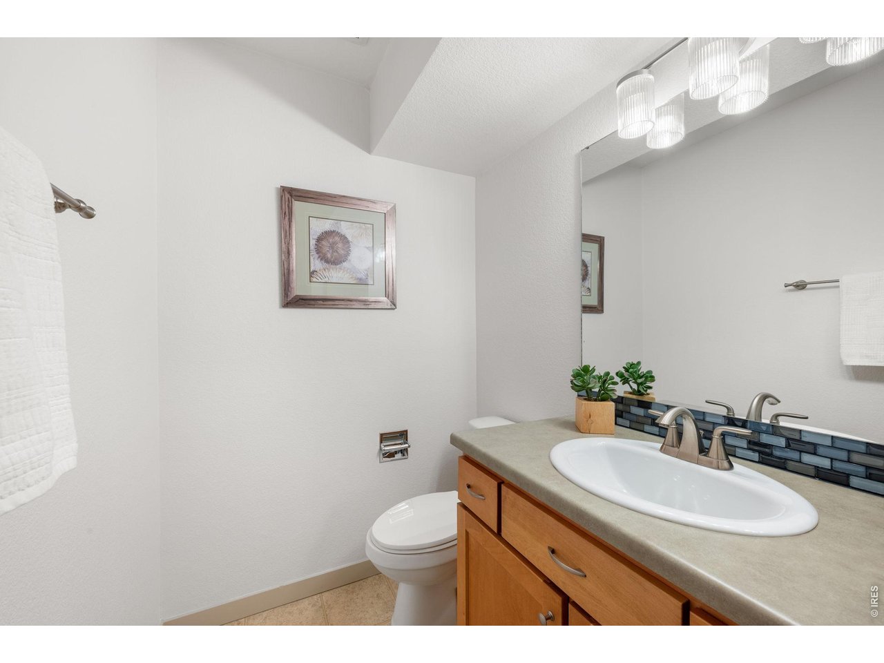 7422 Clubhouse Road Boulder, CO 80301 - Photo 13 of 25 Main level powder room