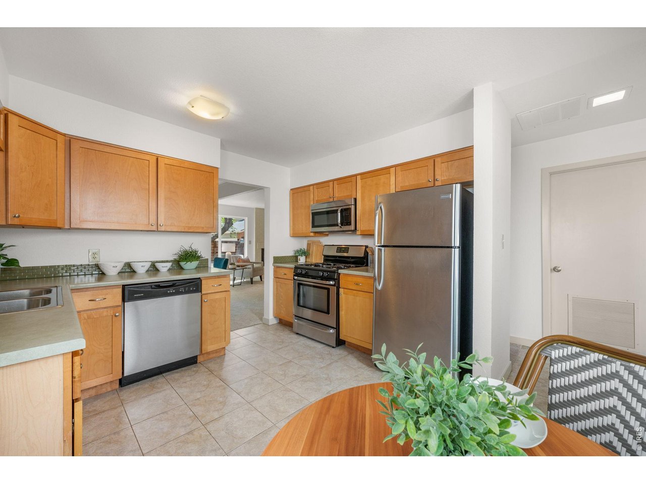 7422 Clubhouse Road Boulder, CO 80301 - Photo 8 of 25 Kitchen opens to dining room
