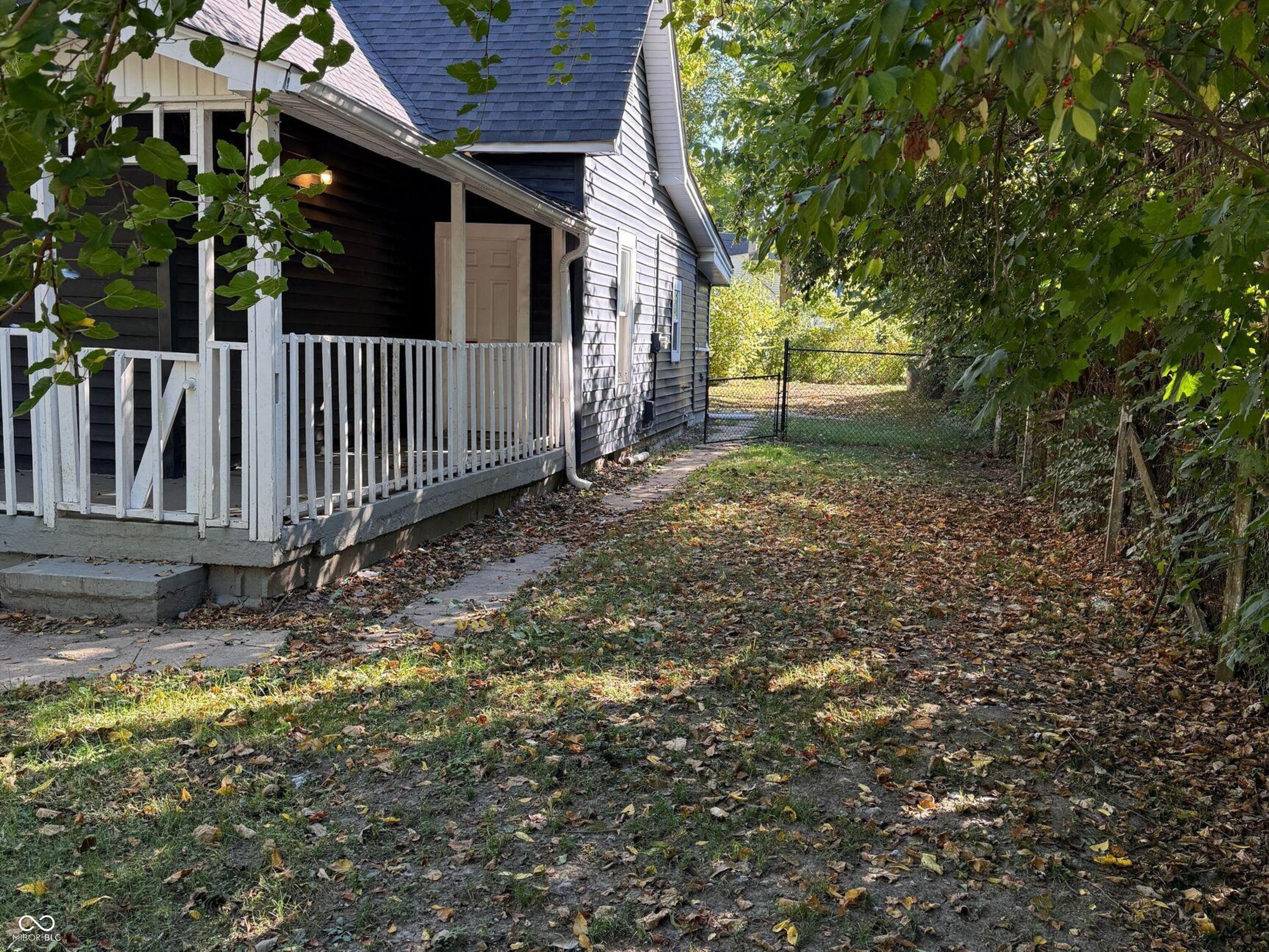 3449 Boulevard Place Indianapolis, IN 46208 - Photo 2 of 14