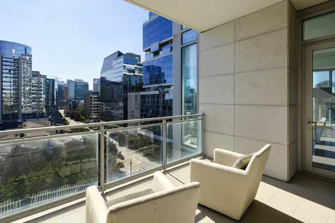 $1,150,000 | 2900 McKinnon Street, Unit 801, Dallas, TX 75201