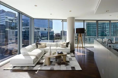 $1,150,000 | 2900 McKinnon Street, Unit 801, Dallas, TX 75201