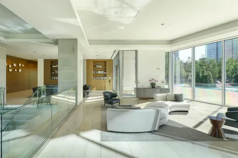 $1,150,000 | 2900 McKinnon Street, Unit 801, Dallas, TX 75201