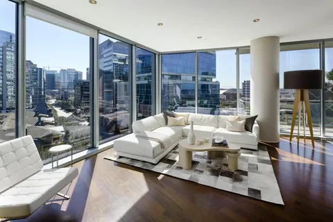 $1,150,000 | 2900 McKinnon Street, Unit 801, Dallas, TX 75201