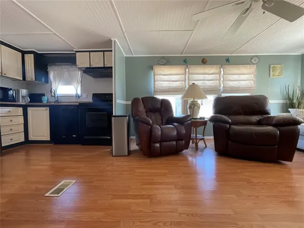 $174,900 | 97 Southwinds Drive, Sarasota, FL 34231