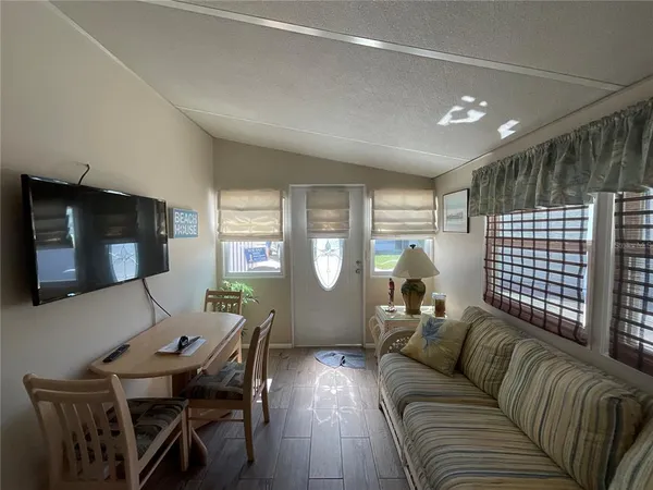 $174,900 | 97 Southwinds Drive, Sarasota, FL 34231