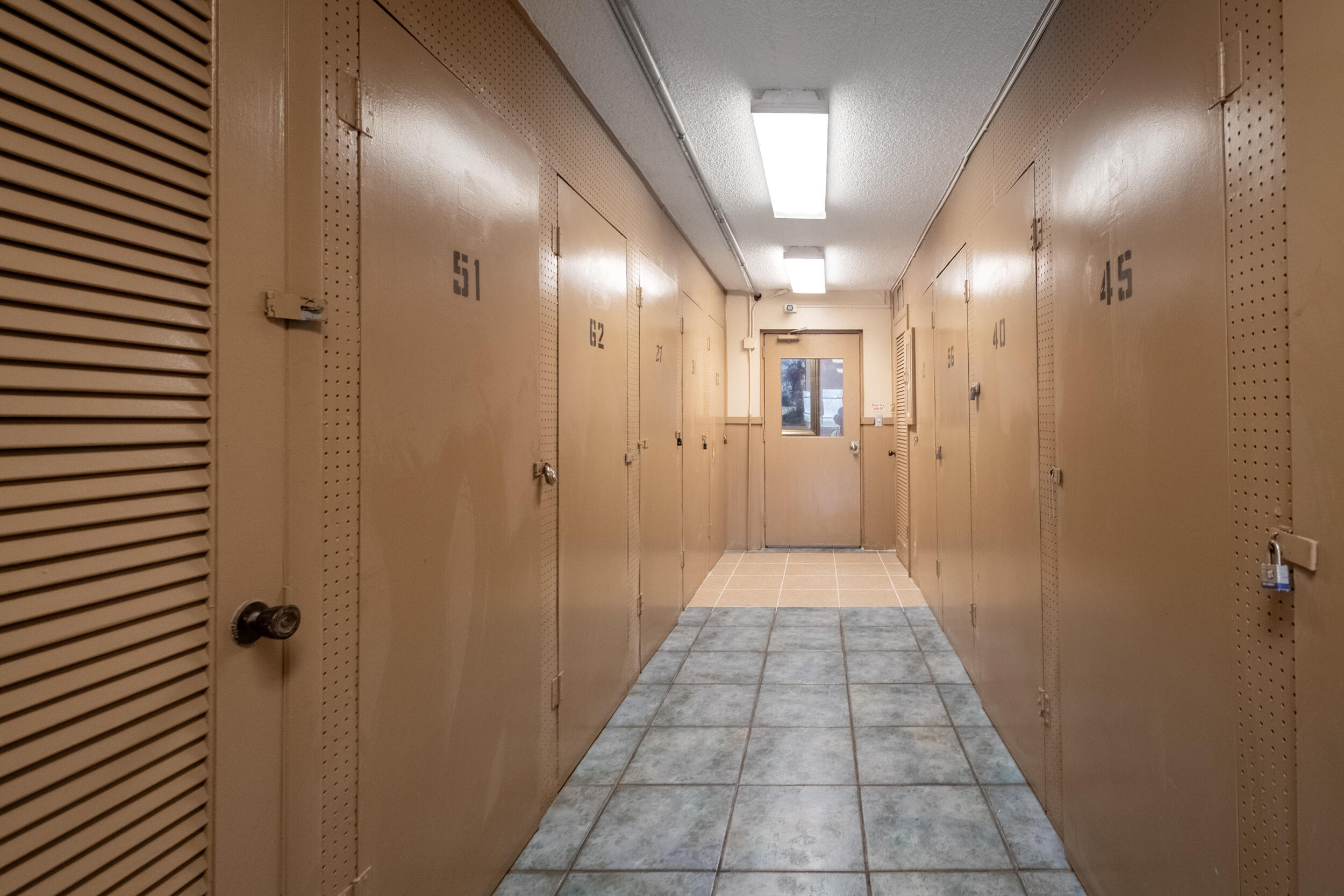 3660 Inverrary Drive, Unit 3Q Lauderhill, FL 33319 - Photo 25 of 35 a view of a hallway
