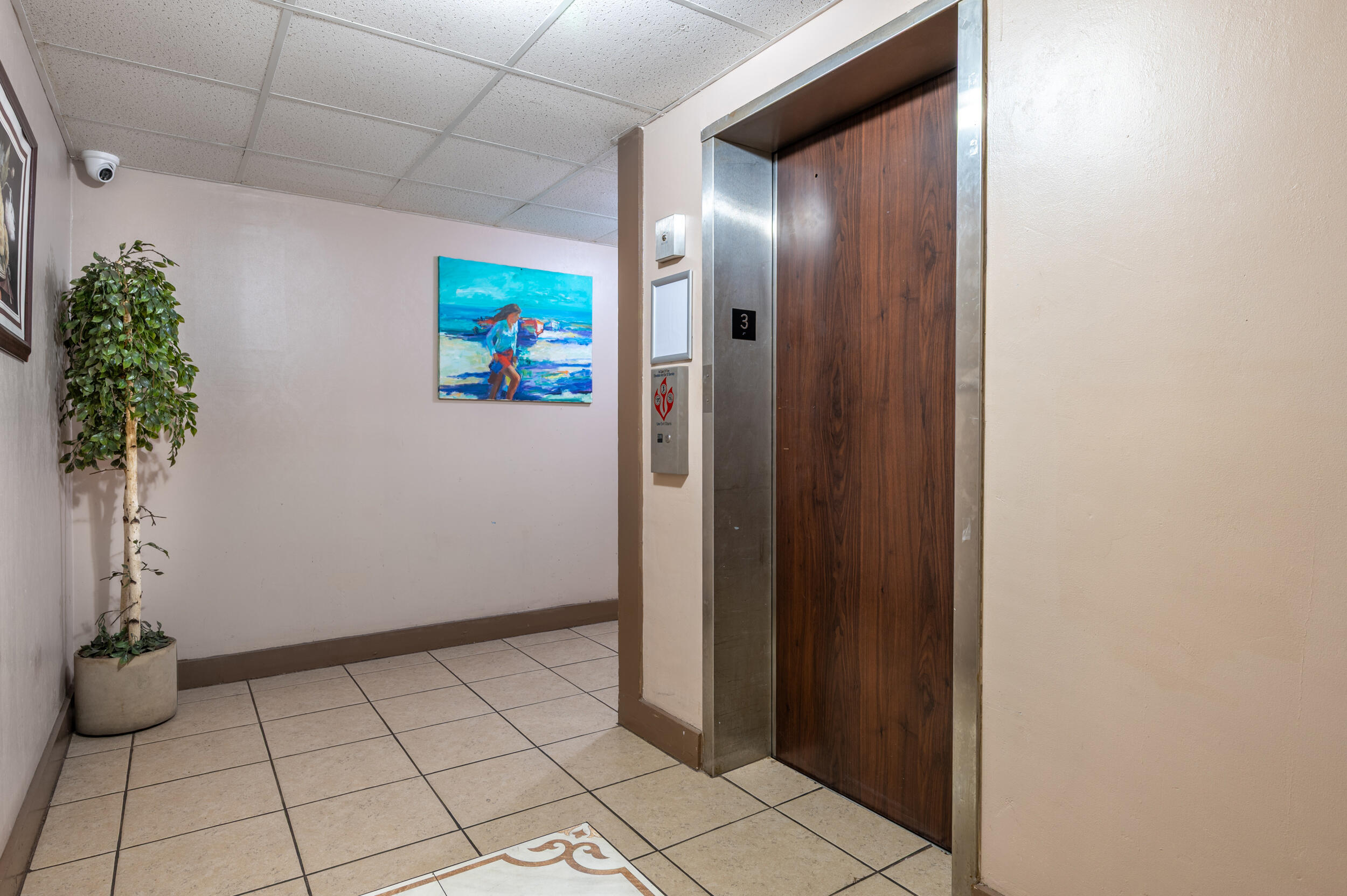 3660 Inverrary Drive, Unit 3Q Lauderhill, FL 33319 - Photo 6 of 35 a view of an entryway