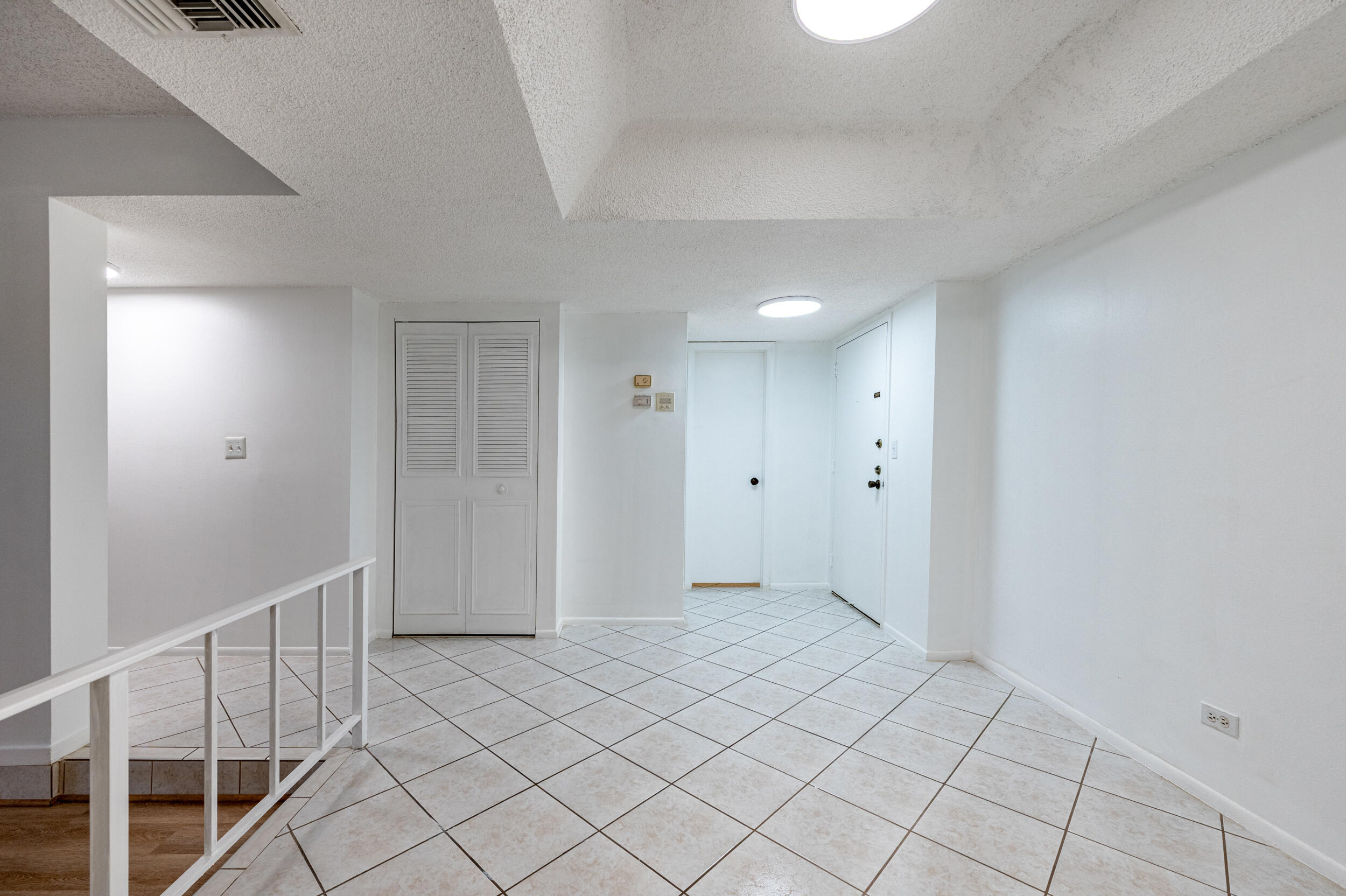 3660 Inverrary Drive, Unit 3Q Lauderhill, FL 33319 - Photo 10 of 35 a view of an empty room