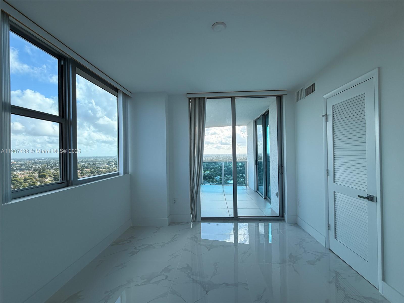 2641 North Flamingo Road, Unit 2208N Sunrise, FL 33323 - Photo 5 of 56