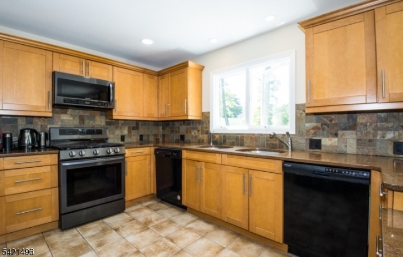 4 Rumson Road Livingston, NJ 07039 - Photo 13 of 26