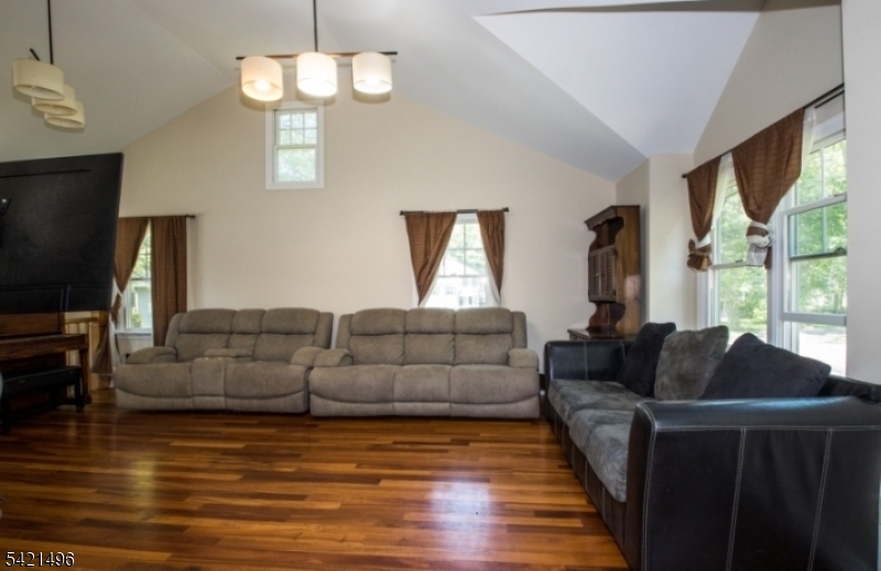 4 Rumson Road Livingston, NJ 07039 - Photo 16 of 26