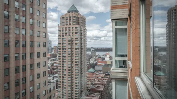 $4,658 | 305 West 50th Street, Unit 18B | Hell's Kitchen