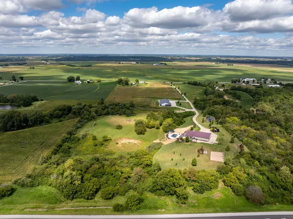 $1,995,000 | 9901 Highway 6, Geneseo, IL 61254