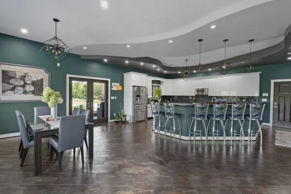 $1,995,000 | 9901 Highway 6, Geneseo, IL 61254
