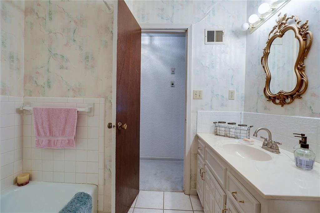 1008 Southwest 17th Street Blue Springs, MO 64015 - Photo 16 of 29
