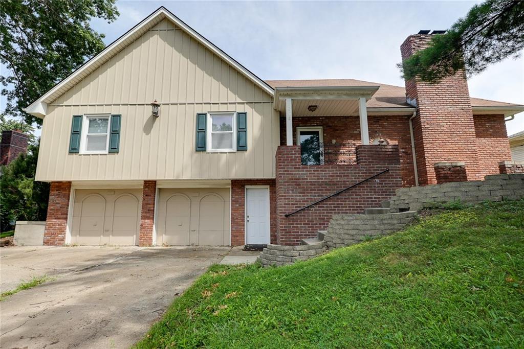 1008 Southwest 17th Street Blue Springs, MO 64015 - Photo 2 of 29