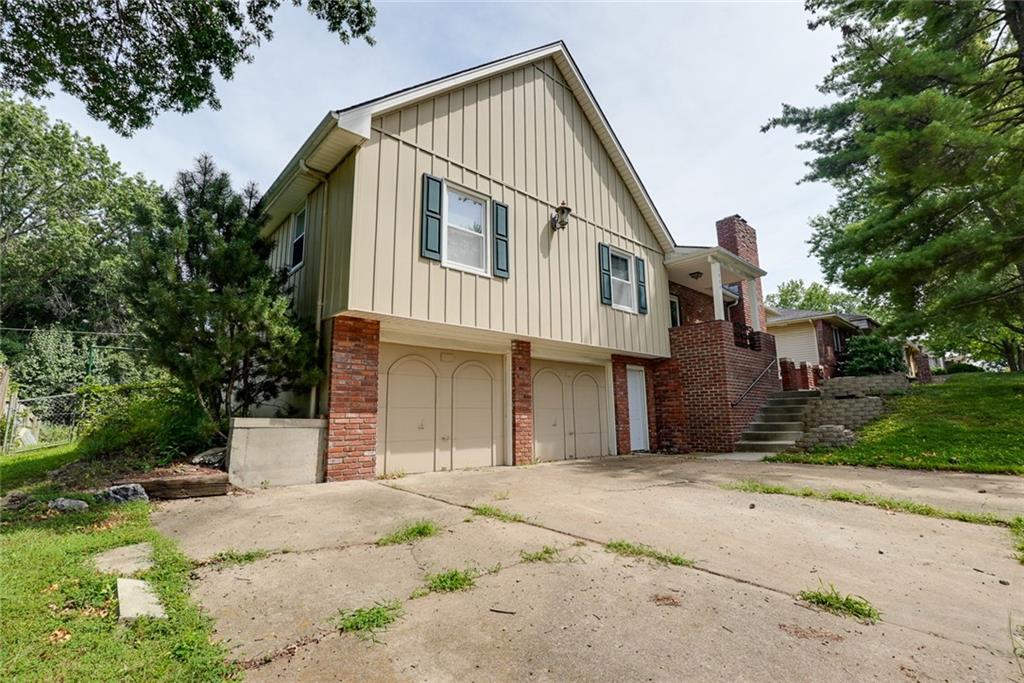 1008 Southwest 17th Street Blue Springs, MO 64015 - Photo 3 of 29