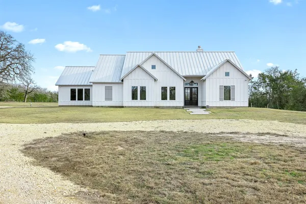 $955,000 | 4991 Schott Road, Ledbetter, TX 78946