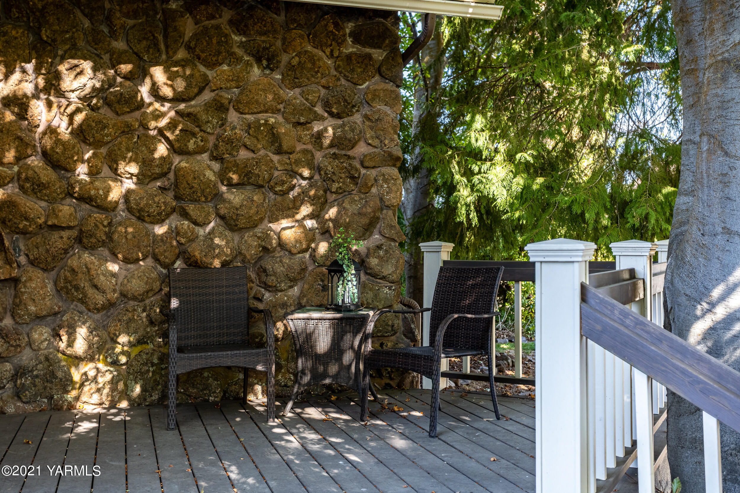 12401 Nelson Road Yakima, WA 98903 - Photo 41 of 48 a view of a deck with table and chairs and wooden floor
