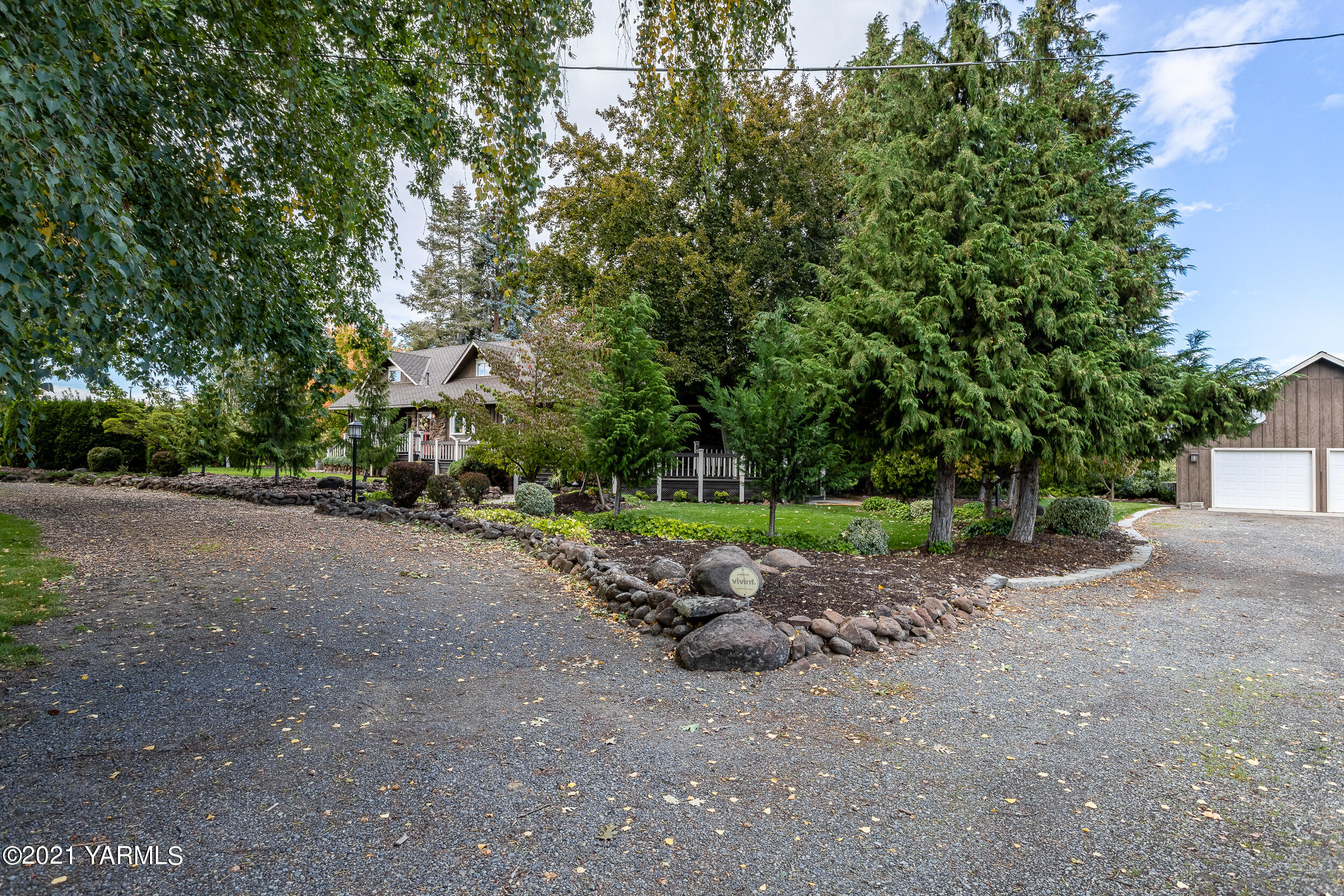 12401 Nelson Road Yakima, WA 98903 - Photo 48 of 48 a view of a street with a trees