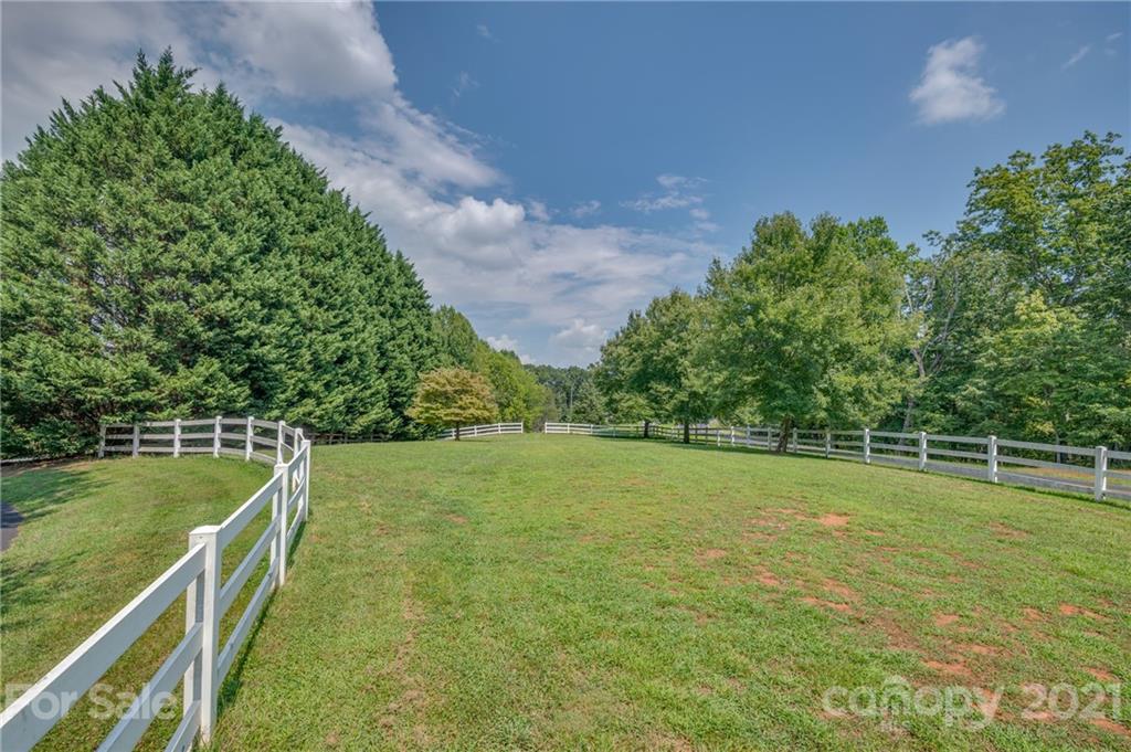 2101 Peniel Road Columbus, NC 28722 - Photo 39 of 48 a view of a big room with a garden