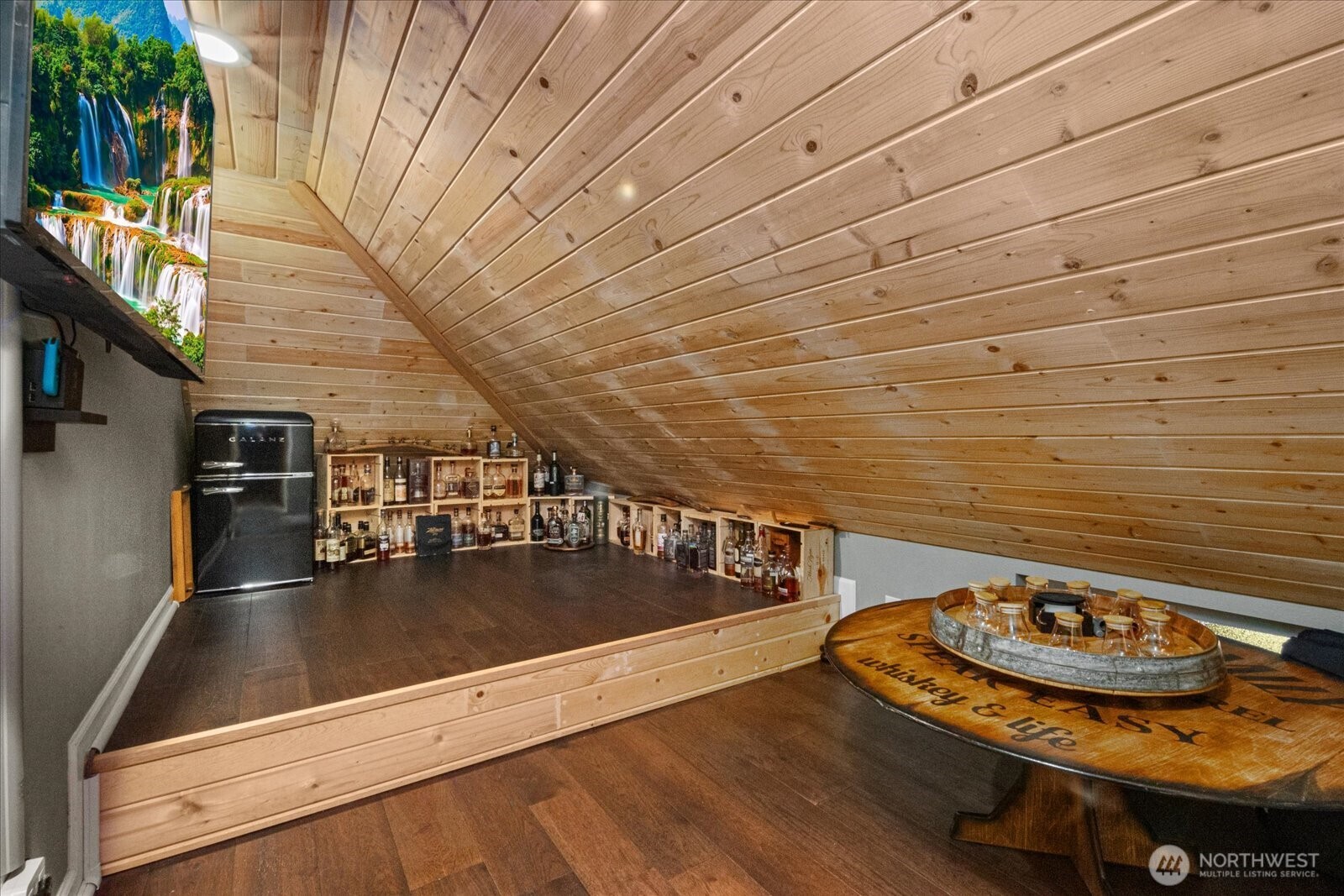 215 Ilwaco Place Southeast Renton, WA 98059 - Photo 25 of 40 a view of a balcony with an outdoor space