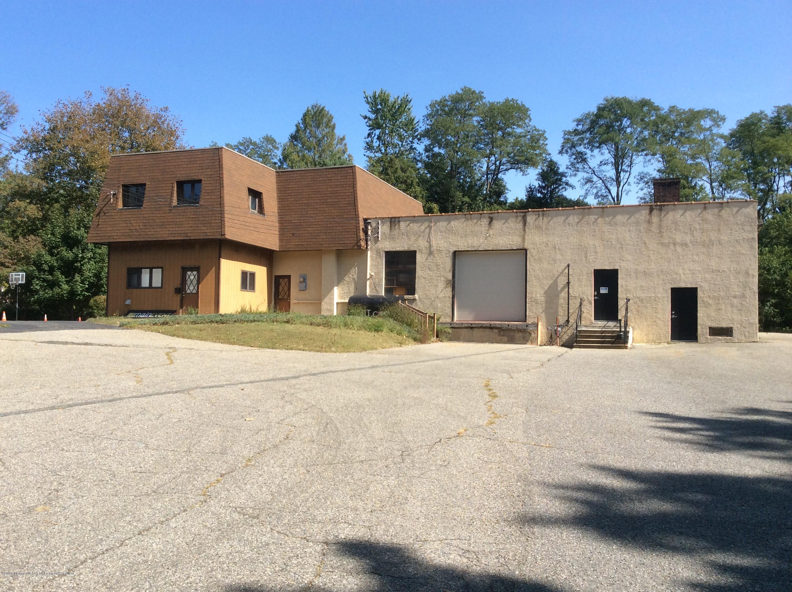 118 Crine Road Colts Neck, NJ 07722 - Photo 2 of 6 Main Office