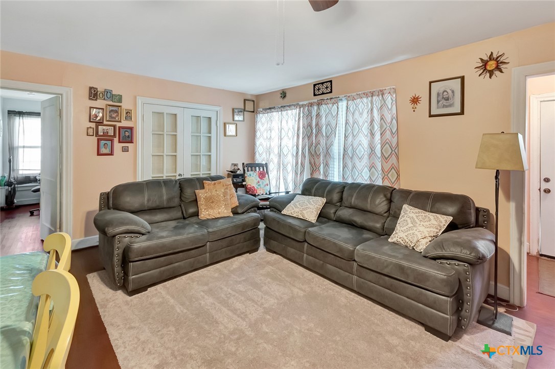 1005 Mac Arthur Street Victoria, TX 77901 - Photo 21 of 38