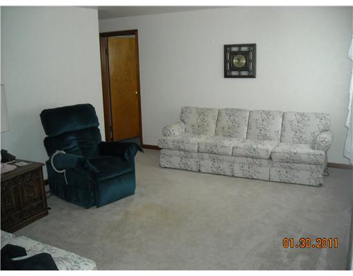 127 Knox Street Perryopolis, PA 15473 - Photo 5 of 9 Living Room.