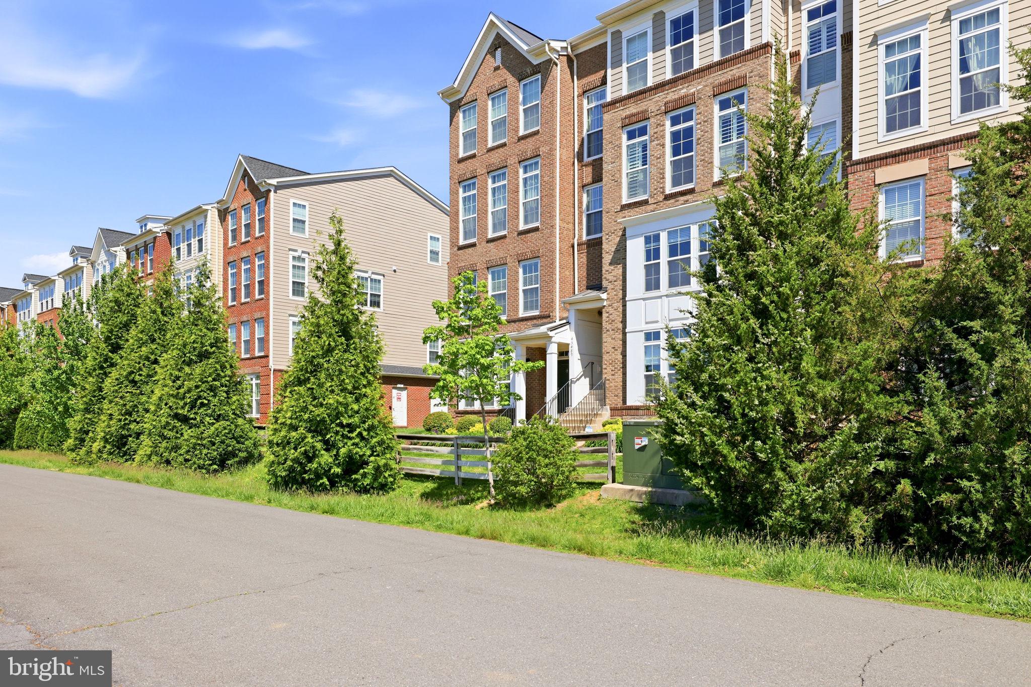 43487 Town Gate Square Chantilly, VA 20152 - Photo 1 of 56