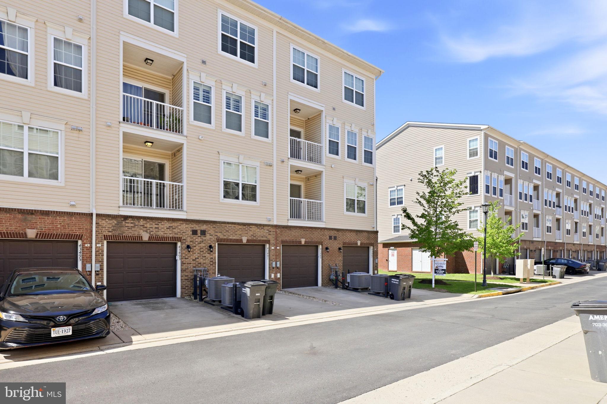 43487 Town Gate Square Chantilly, VA 20152 - Photo 51 of 56 a building view