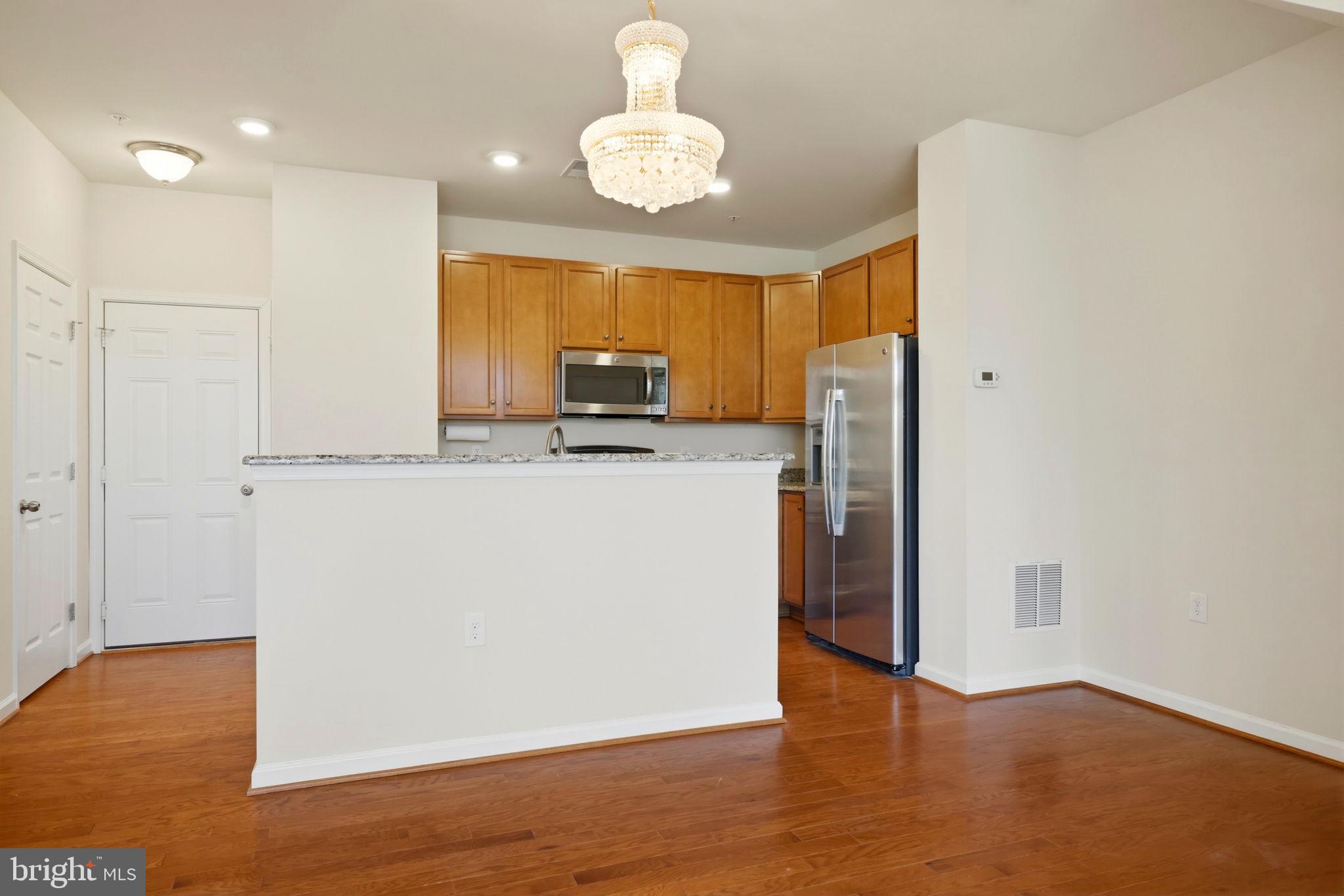 43487 Town Gate Square Chantilly, VA 20152 - Photo 9 of 56