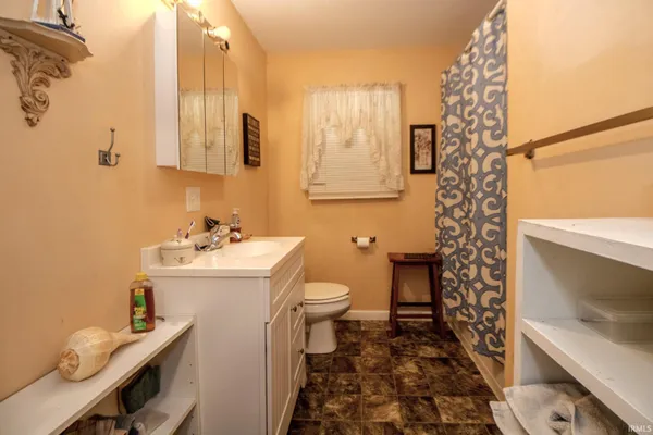 $185,000 | 207 West Lake Street, Knox, IN 46534