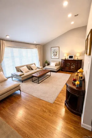 $1,208,000 | 287 Birchwood Park Drive, Jericho, NY 11753