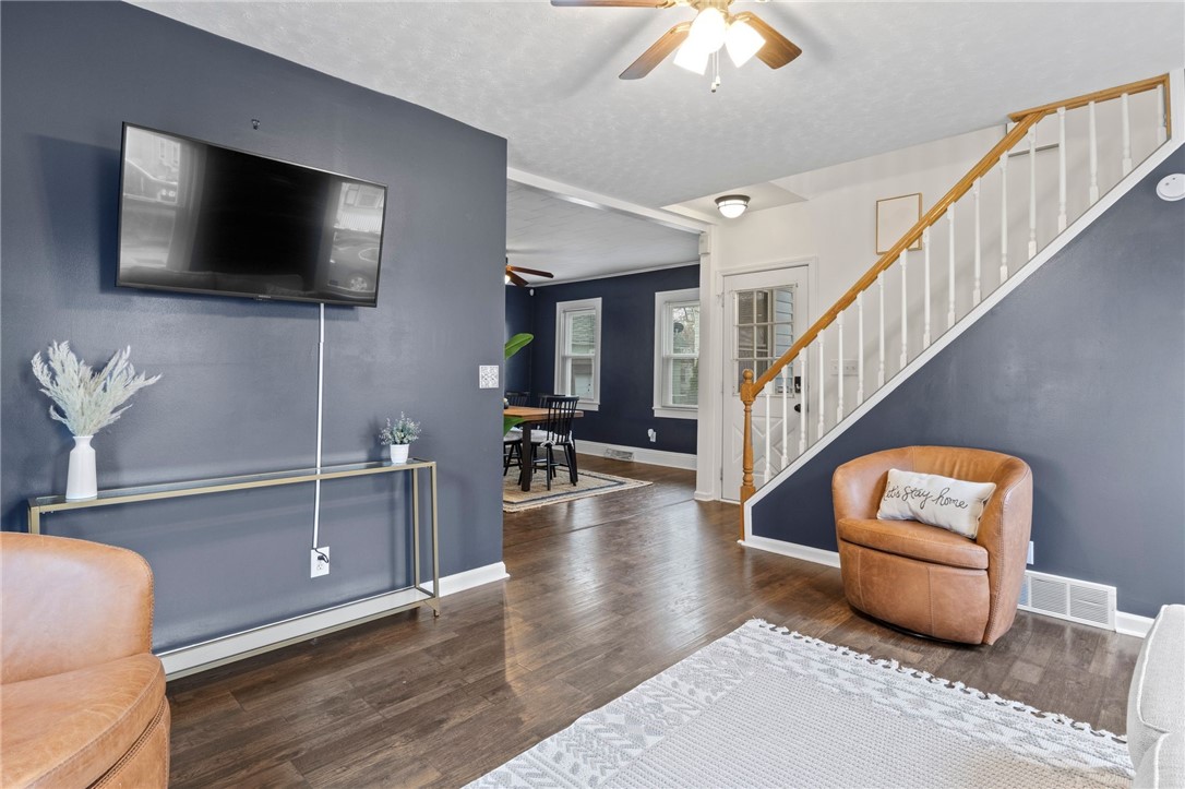 20 Bloomfield Place Rochester, NY 14620 - Photo 7 of 29 Gallery Image 7