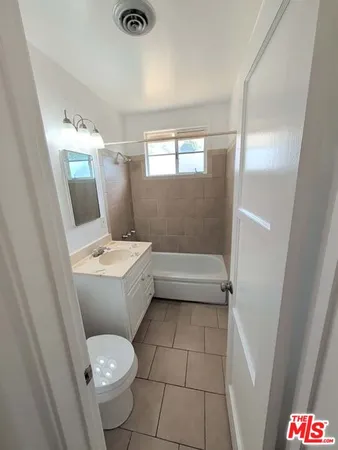 $3,500 | 7758 North Glenoaks Boulevard, Burbank, CA 91504