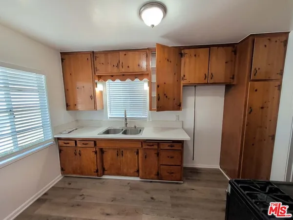 $3,500 | 7758 North Glenoaks Boulevard, Burbank, CA 91504