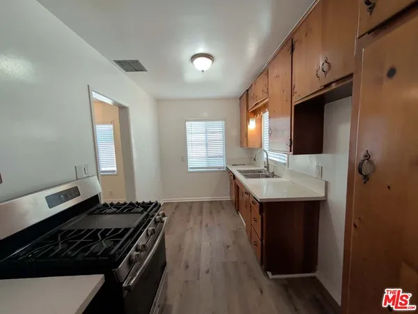 $3,500 | 7758 North Glenoaks Boulevard, Burbank, CA 91504