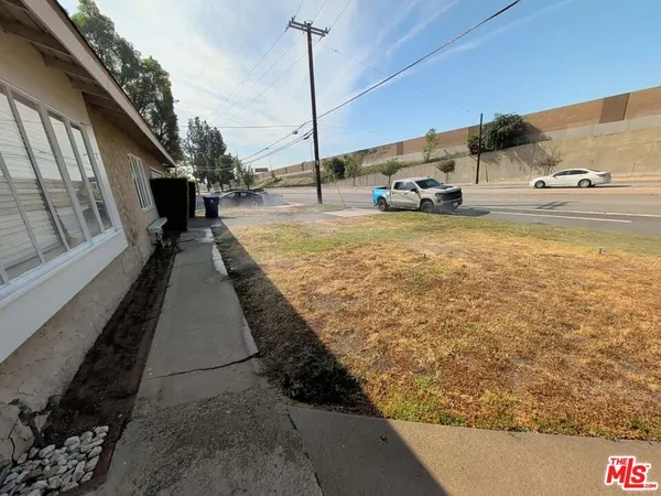 $3,500 | 7758 North Glenoaks Boulevard, Burbank, CA 91504