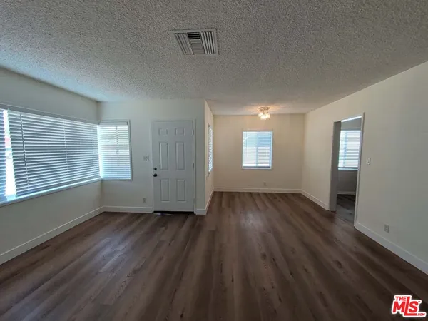 $3,500 | 7758 North Glenoaks Boulevard, Burbank, CA 91504