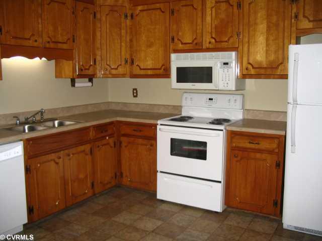 3931 Beulah Road Richmond, VA 23237 - Photo 5 of 11 Kitchen - New floor,appliances,counter top
 eat-in