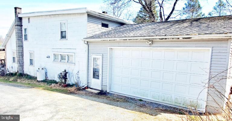 527 Baumgardner Road Willow Street, PA 17584 - Photo 4 of 11