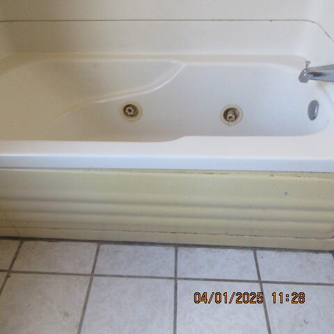 1876 Hudson Road Hudson, ME 04449 - Photo 11 of 18 Bathtub