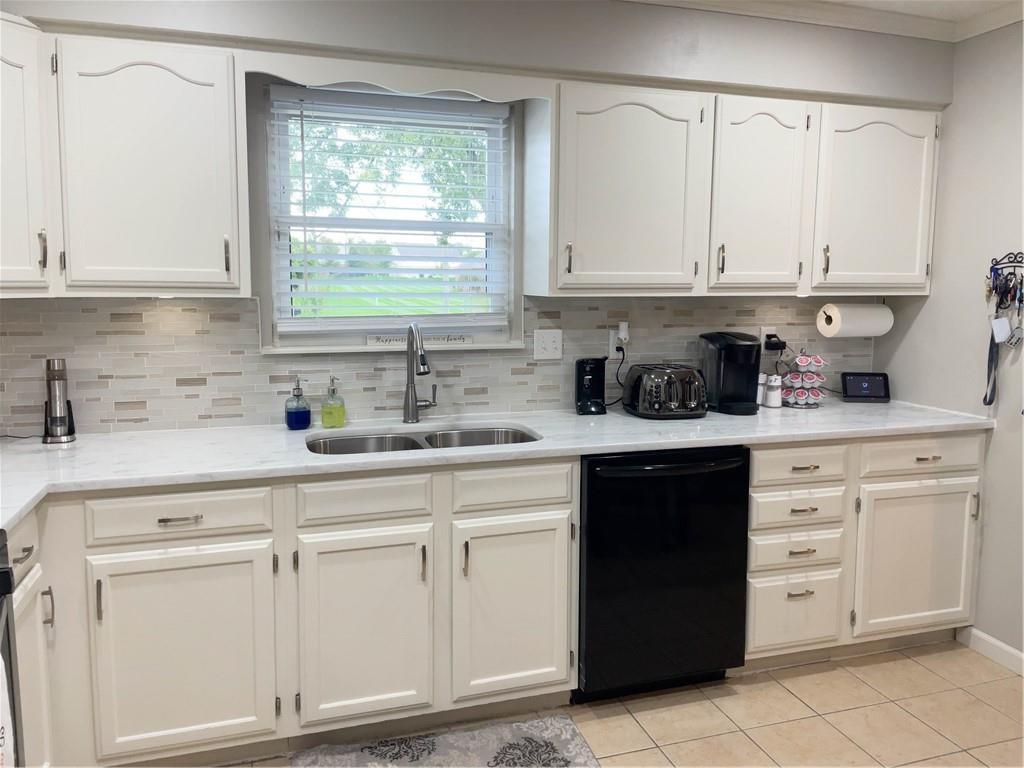 7528 5 Points Road Indianapolis, IN 46259 - Photo 8 of 28 Gallery Image 8