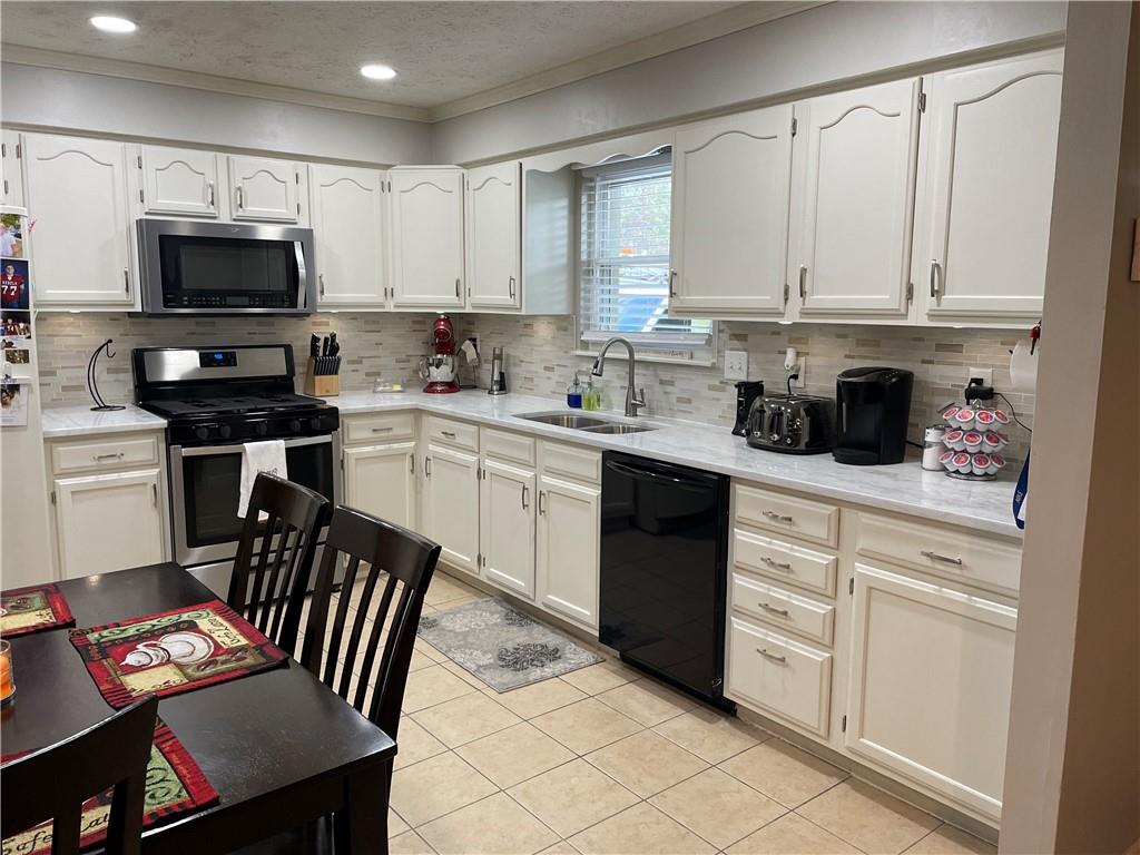 7528 5 Points Road Indianapolis, IN 46259 - Photo 10 of 28 Gallery Image 10