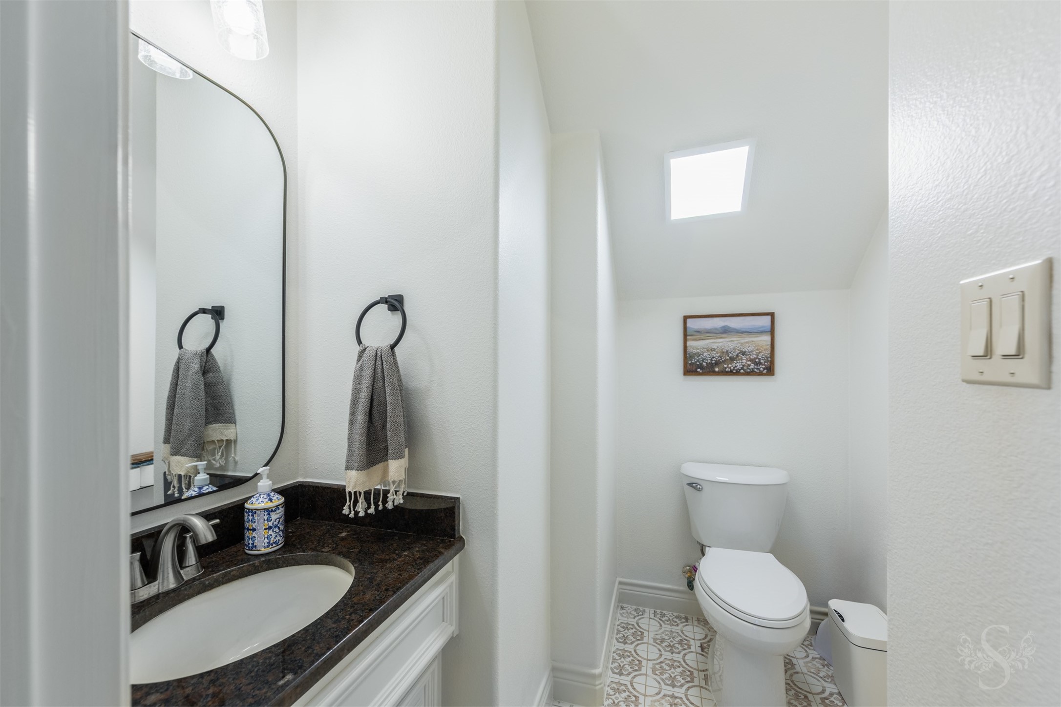 3919 Bianca Spring Lane Katy, TX 77494 - Photo 27 of 50 Half bath, located downstairs.