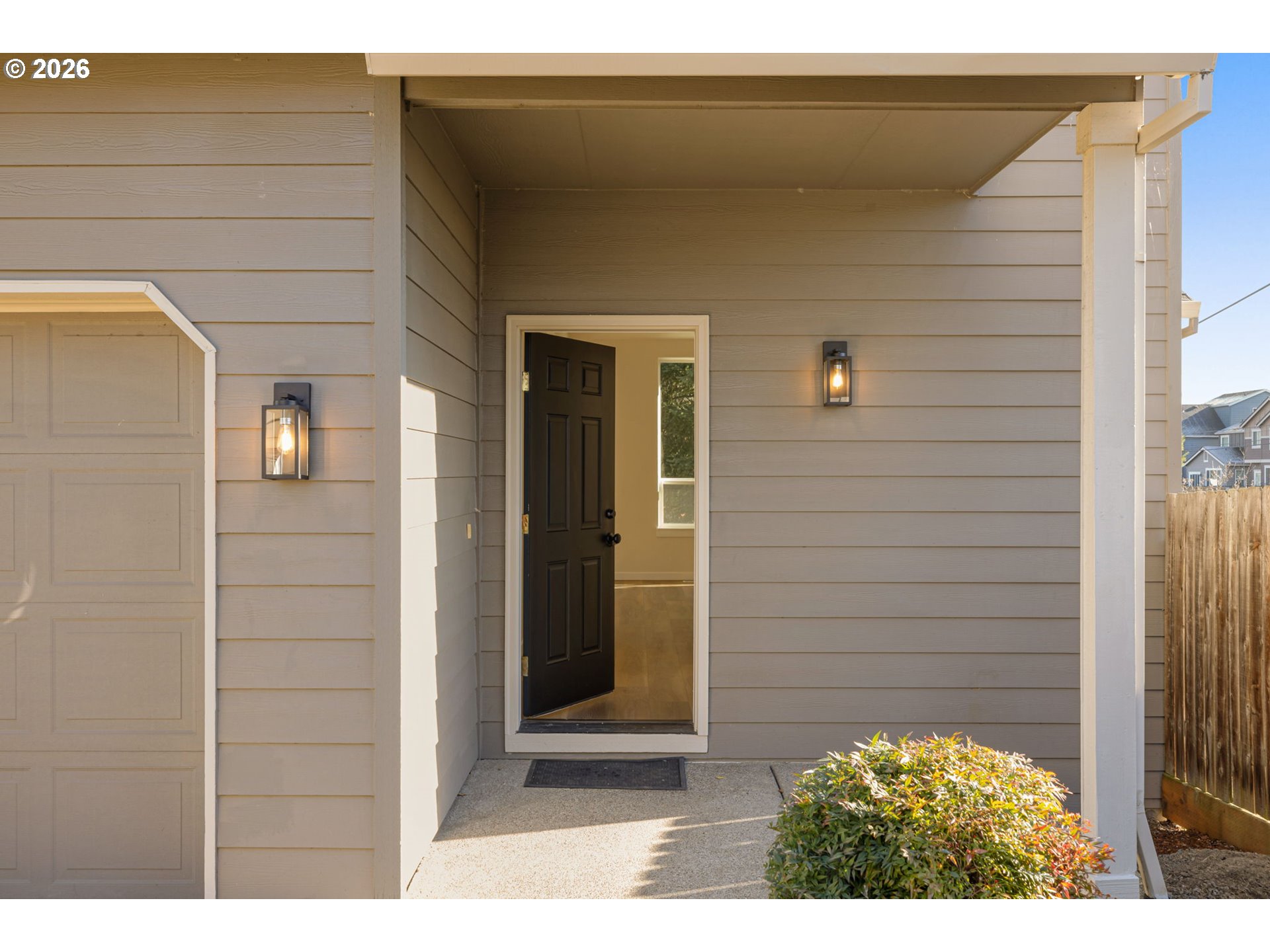 542 Southwest Sutherland Way Beaverton, OR 97006 - Photo 3 of 30