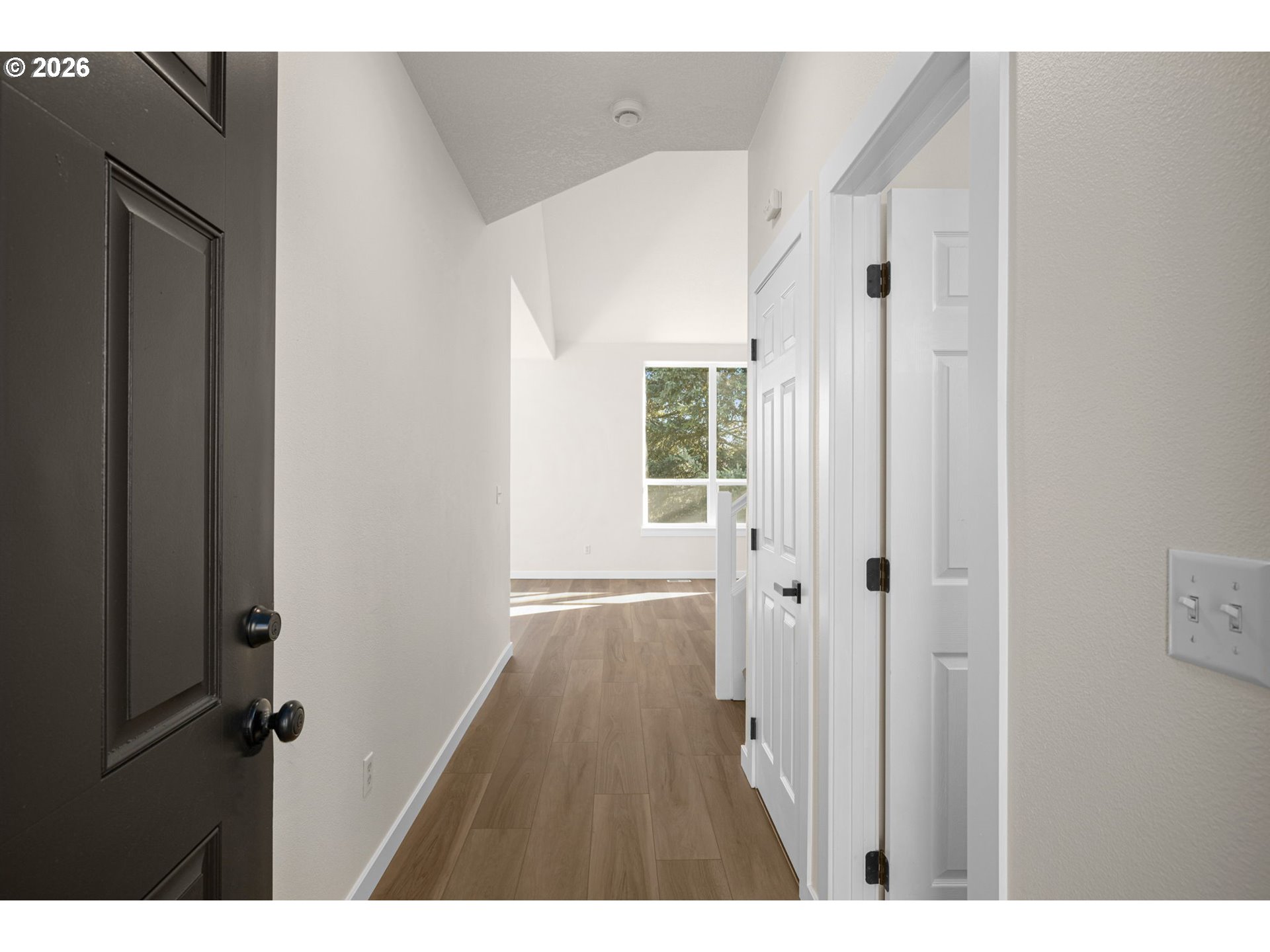 542 Southwest Sutherland Way Beaverton, OR 97006 - Photo 4 of 30