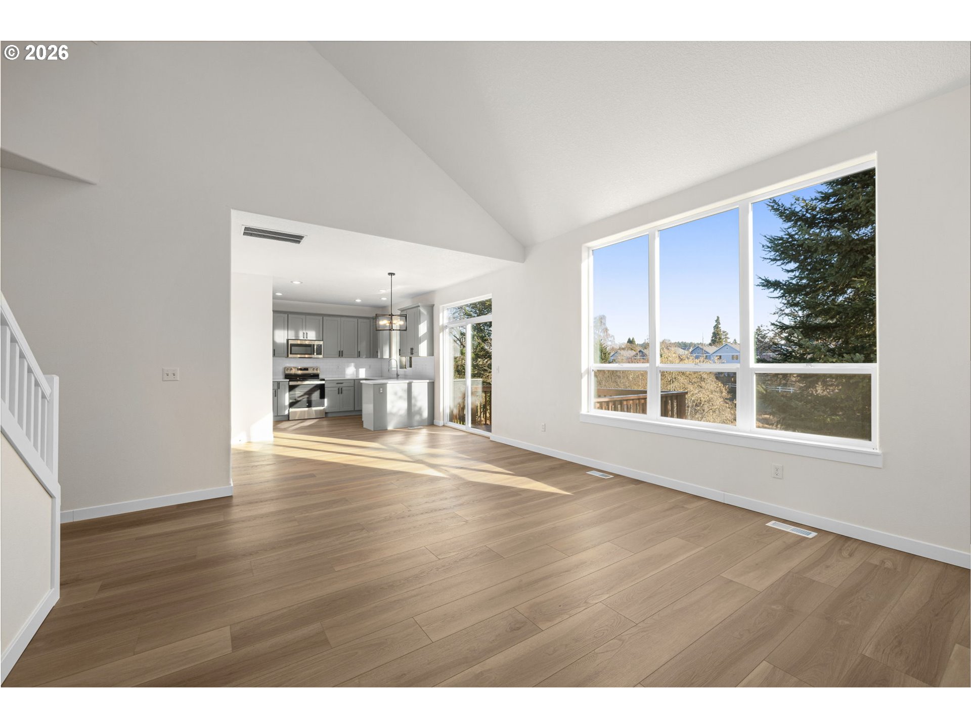 542 Southwest Sutherland Way Beaverton, OR 97006 - Photo 8 of 30